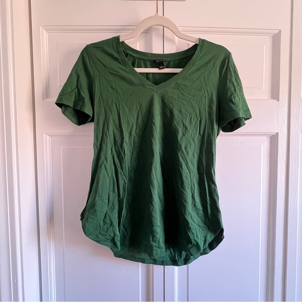 Ann Taylor short sleeve basic tee size small